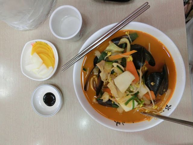 Korea: Spicy jjampong on the way to Ilsan lake park
