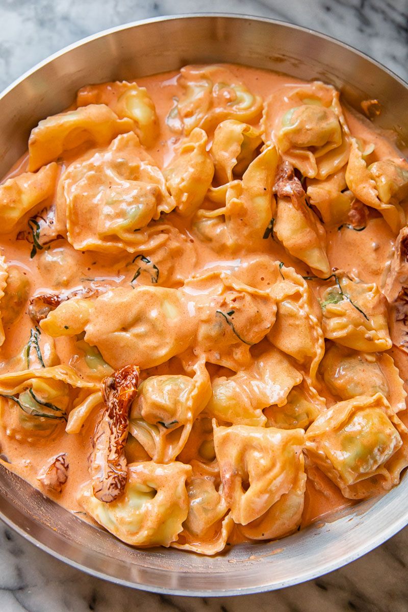 Tortellini with Sun-dried Tomatoes in Cream Sauce