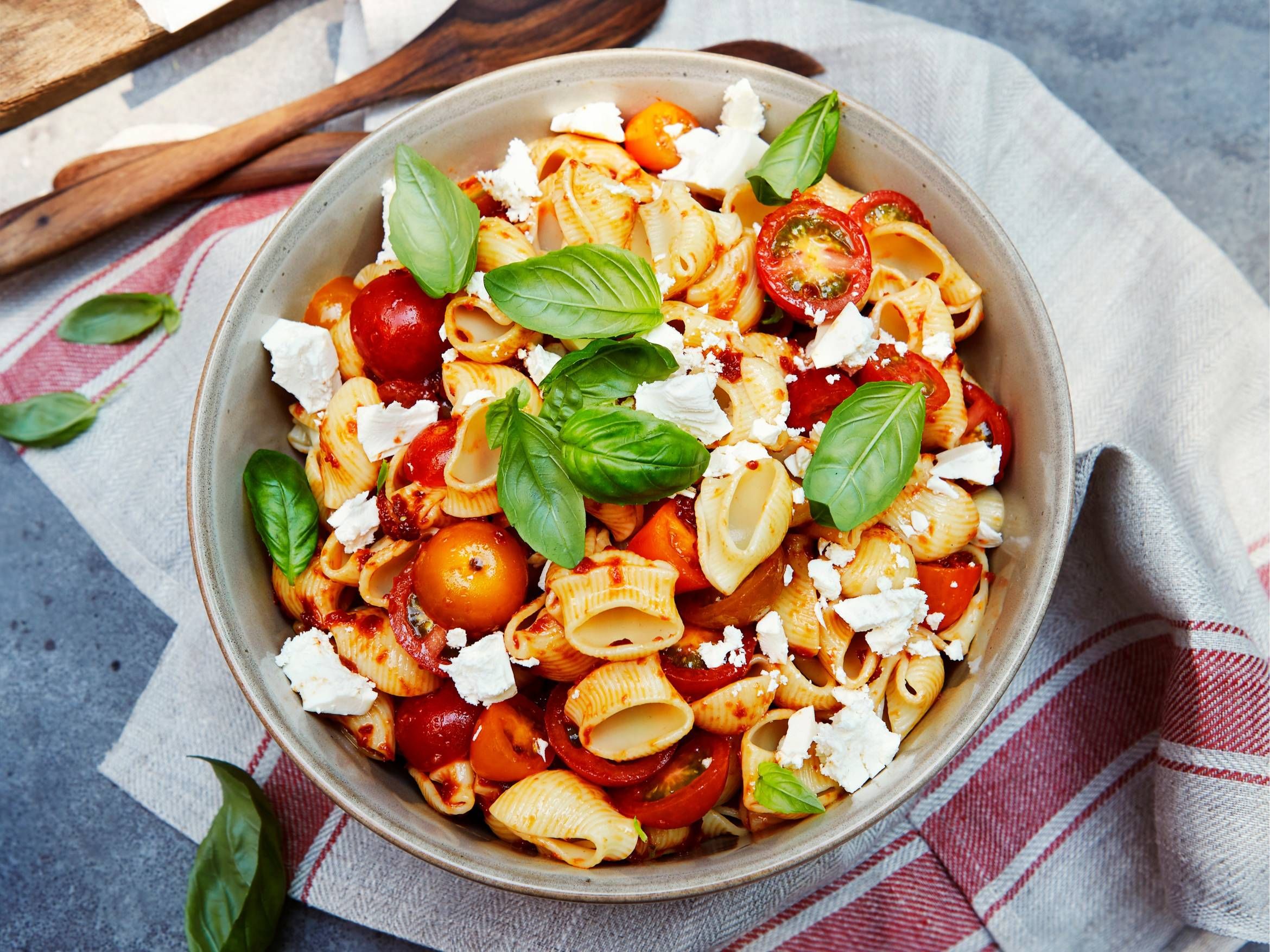 Pastasalade met tomaatjes