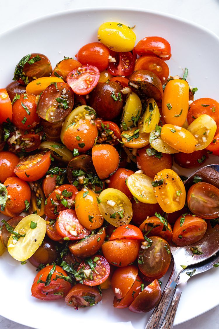 Less Than 10 Minutes To Make A Balsamic Tomato Salad? I Could Make This Everyday!