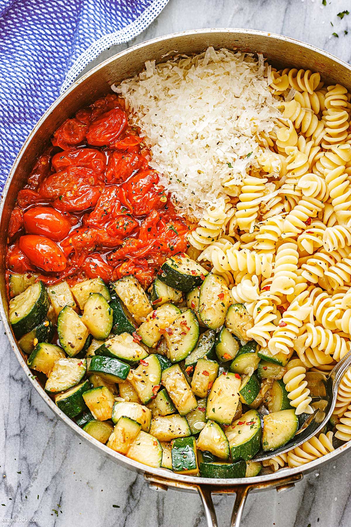 Healthy Tomato Zucchini Pasta
